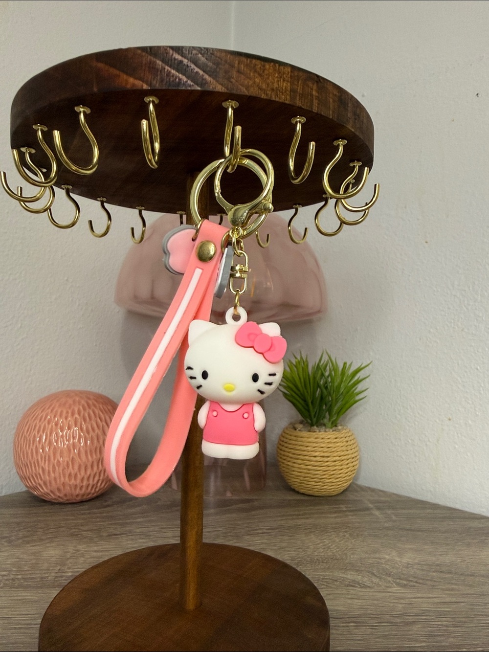 Hello Kitty Keychain - Picture 3 of 4